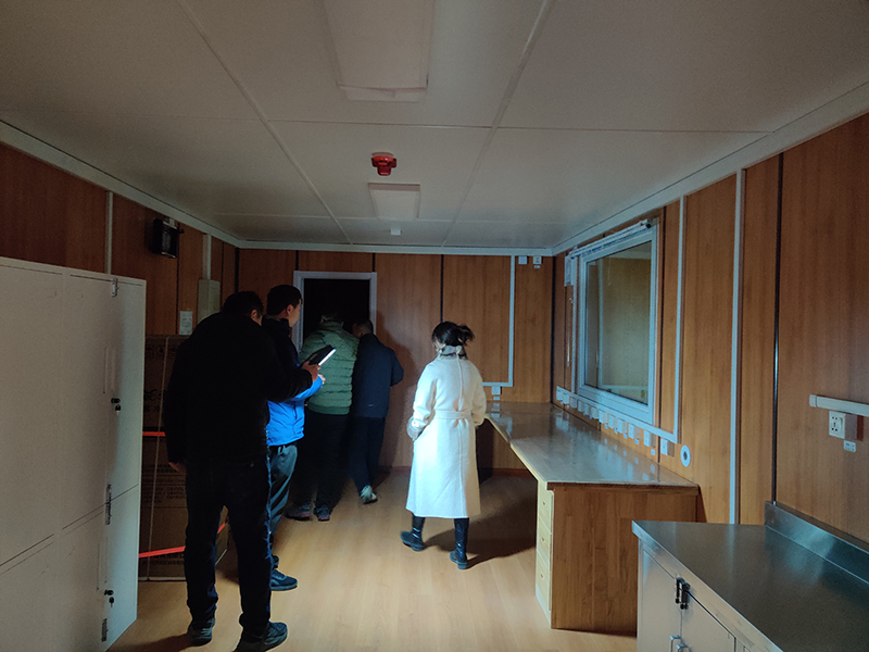 科威特项目定制野营房验收中