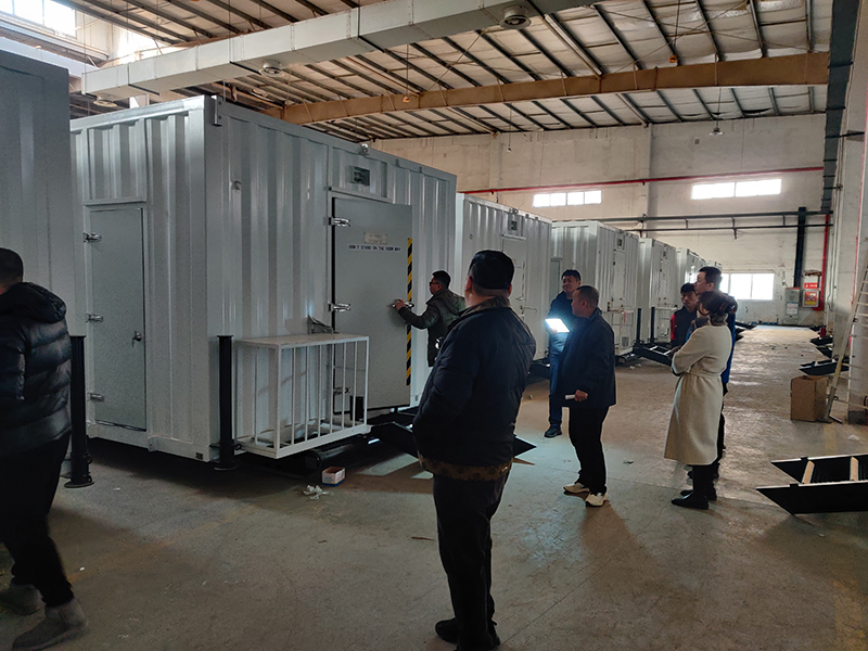 科威特项目定制野营房验收中