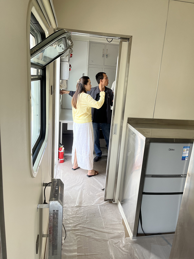 长庆油田领导验收定制野营房（井场监督房）